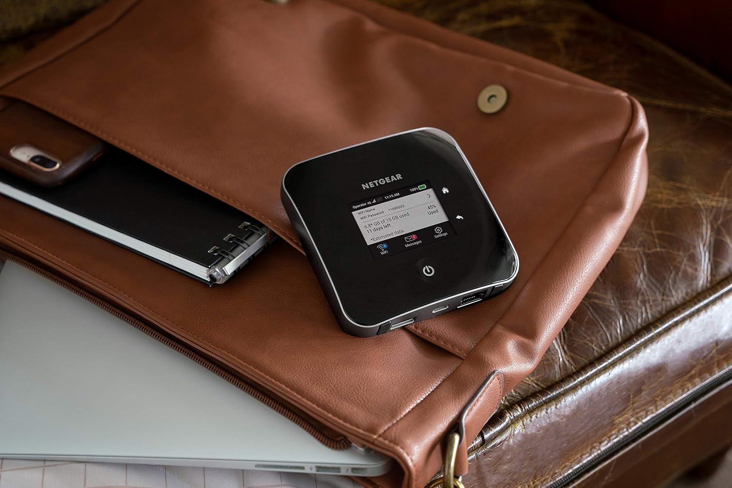 NETGEAR Nighthawk M2 Mobiler 4G LTE WLAN Router Hotspot für 20 Geräte SIM-Karte